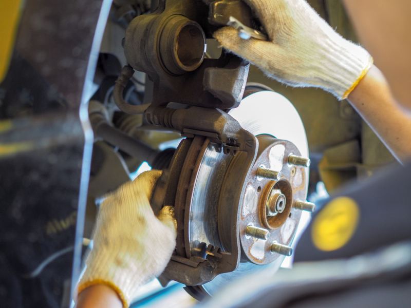 Brake disc and pad replacement in Warsaw: Bemowo, Ursus, Mokotów and Ochota