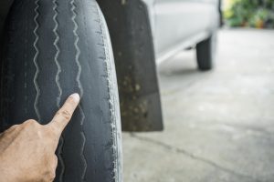 Изношенный протектор шины — как проверить его состояние?